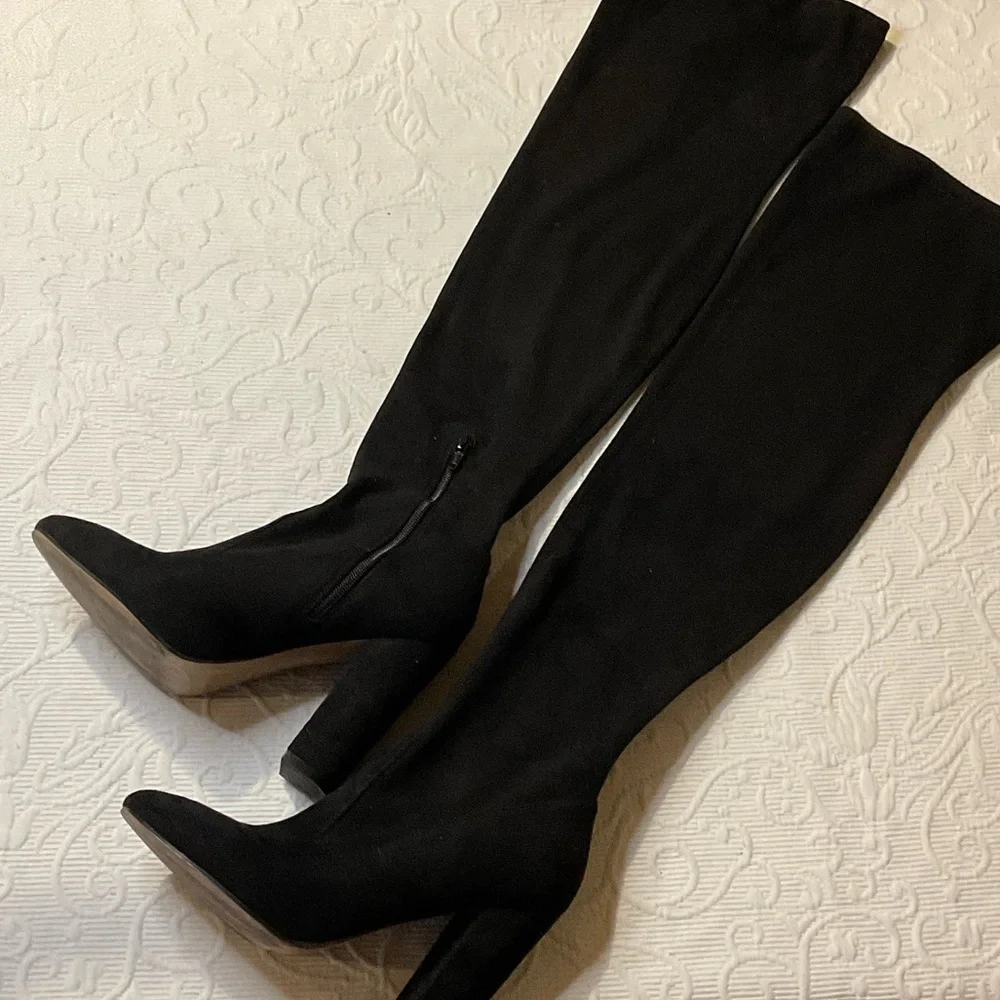 Aldo Black Over the Knee 4” Heeled Boots Size 8. Sexy Party Elegant Fun Casual